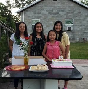 Meet your Posher, Angeles